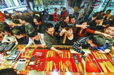 財鑫聞|黃金價格創8年新高 套牢7年的中國大媽終于“解套”了